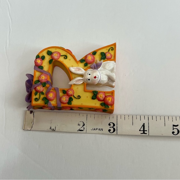 Mary Engelbreit Retired 1999 Resin Alphabet Letter R Rabbit Ribbon Roses - Picture 10 of 10